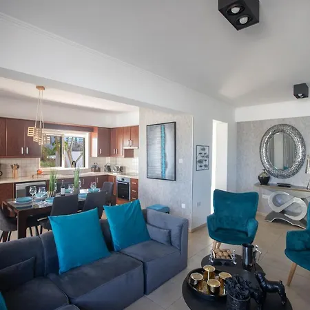 Tonia Seaview וילה
