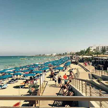 Tonia Seaview וילה